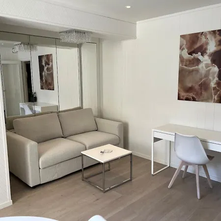 Apartment By Torgalmenningen *