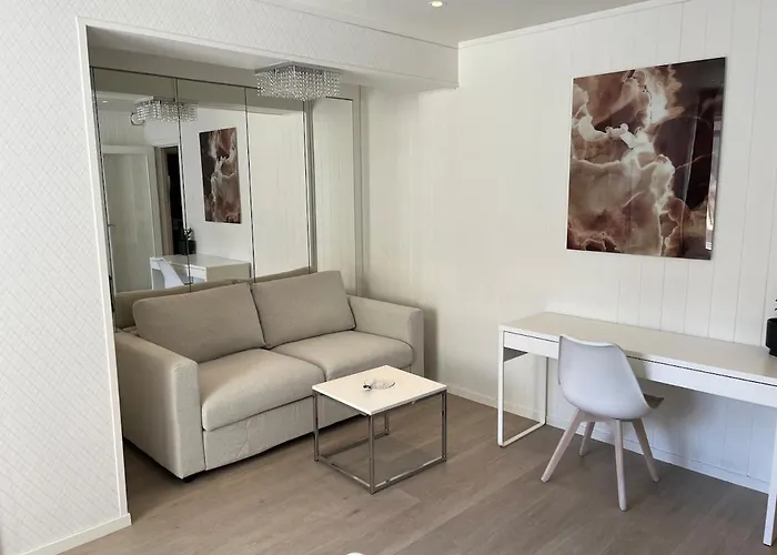 Apartment By Torgalmenningen *